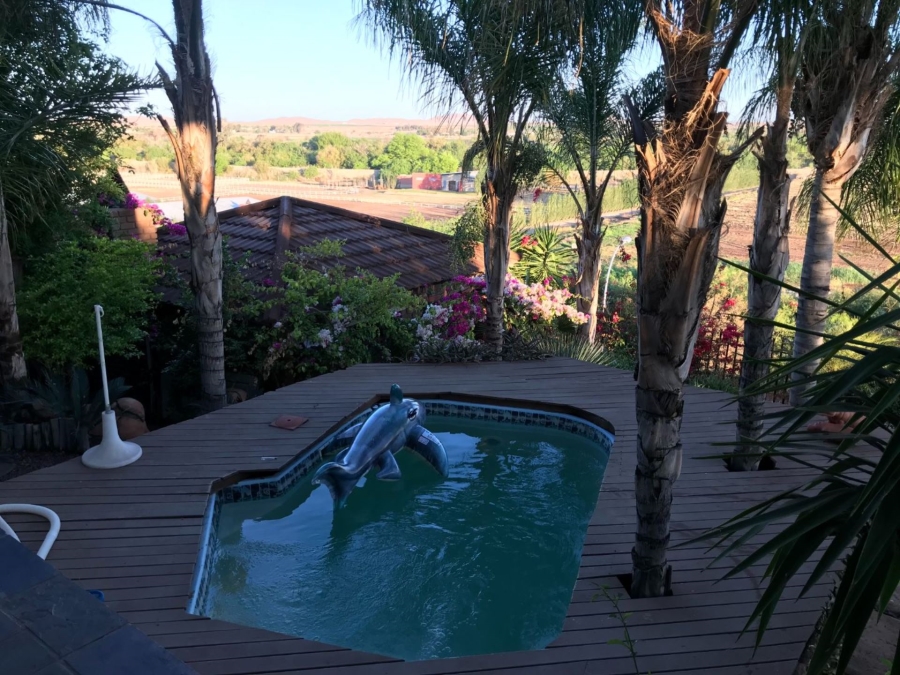 4 Bedroom Property for Sale in Keidebees Northern Cape
